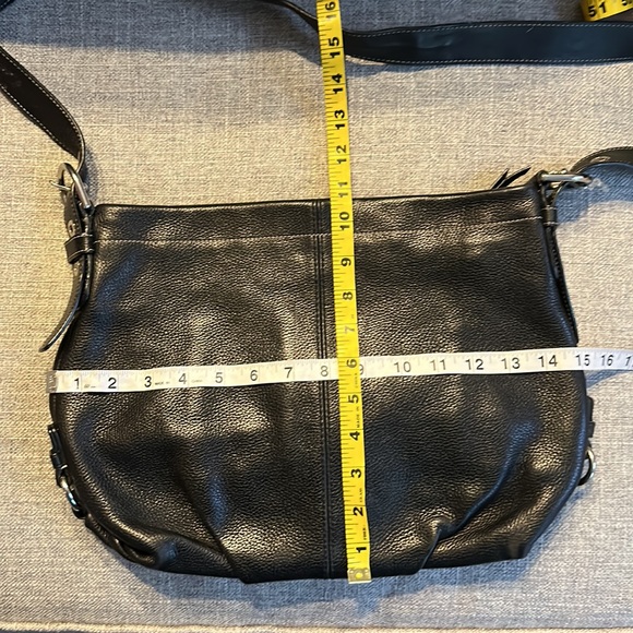 Gorgeous Coach Large Pebbled Leather Black Crossbody Bag - Picture 12 of 12